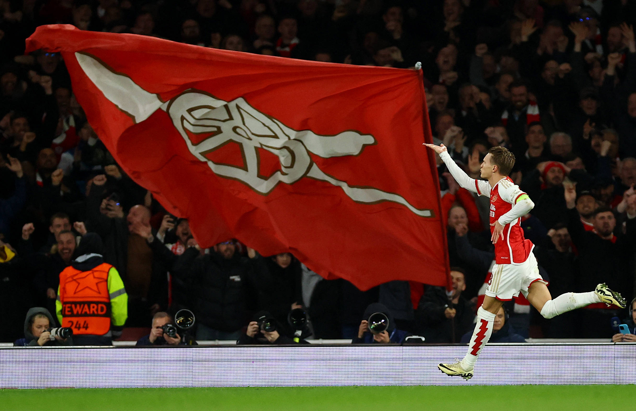 队客场助威 队客场助威